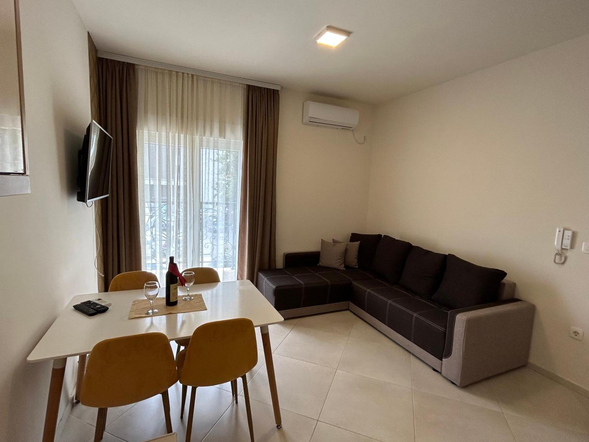 Apartments Tomic Bečići Екстериор снимка